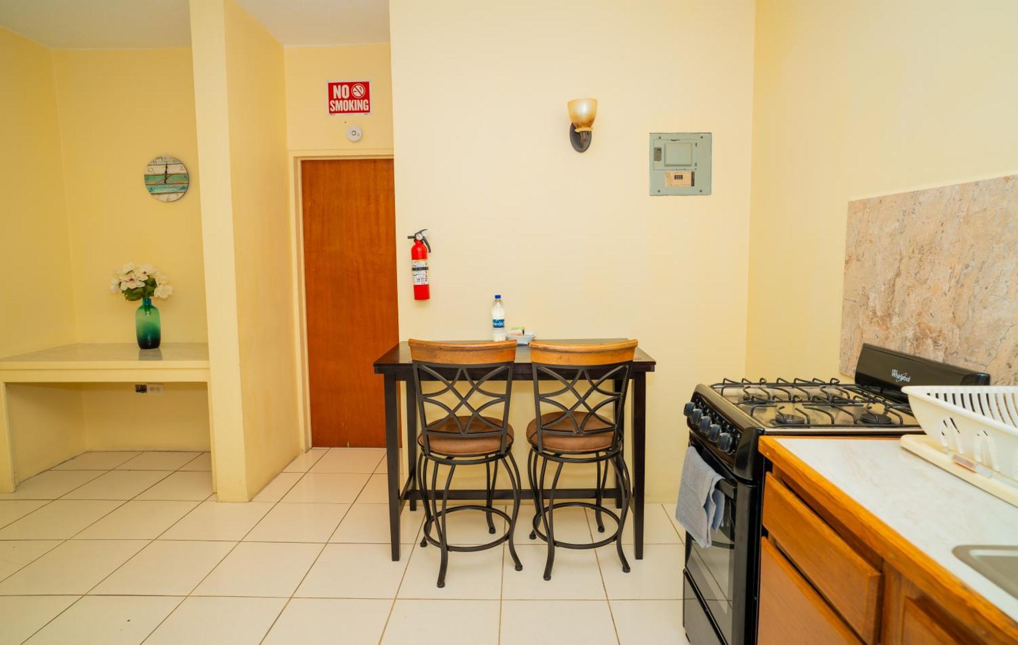 Connie'S Comfort Suites St. John's Eksteriør billede