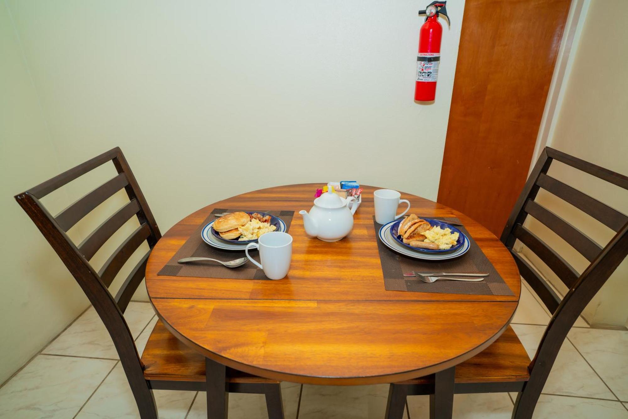 Connie'S Comfort Suites St. John's Eksteriør billede